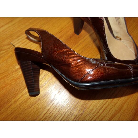 Gorgeous pair‎ of Sofft brown patent leather slingback pumps 8 M Perfect - Picture 2 of 4